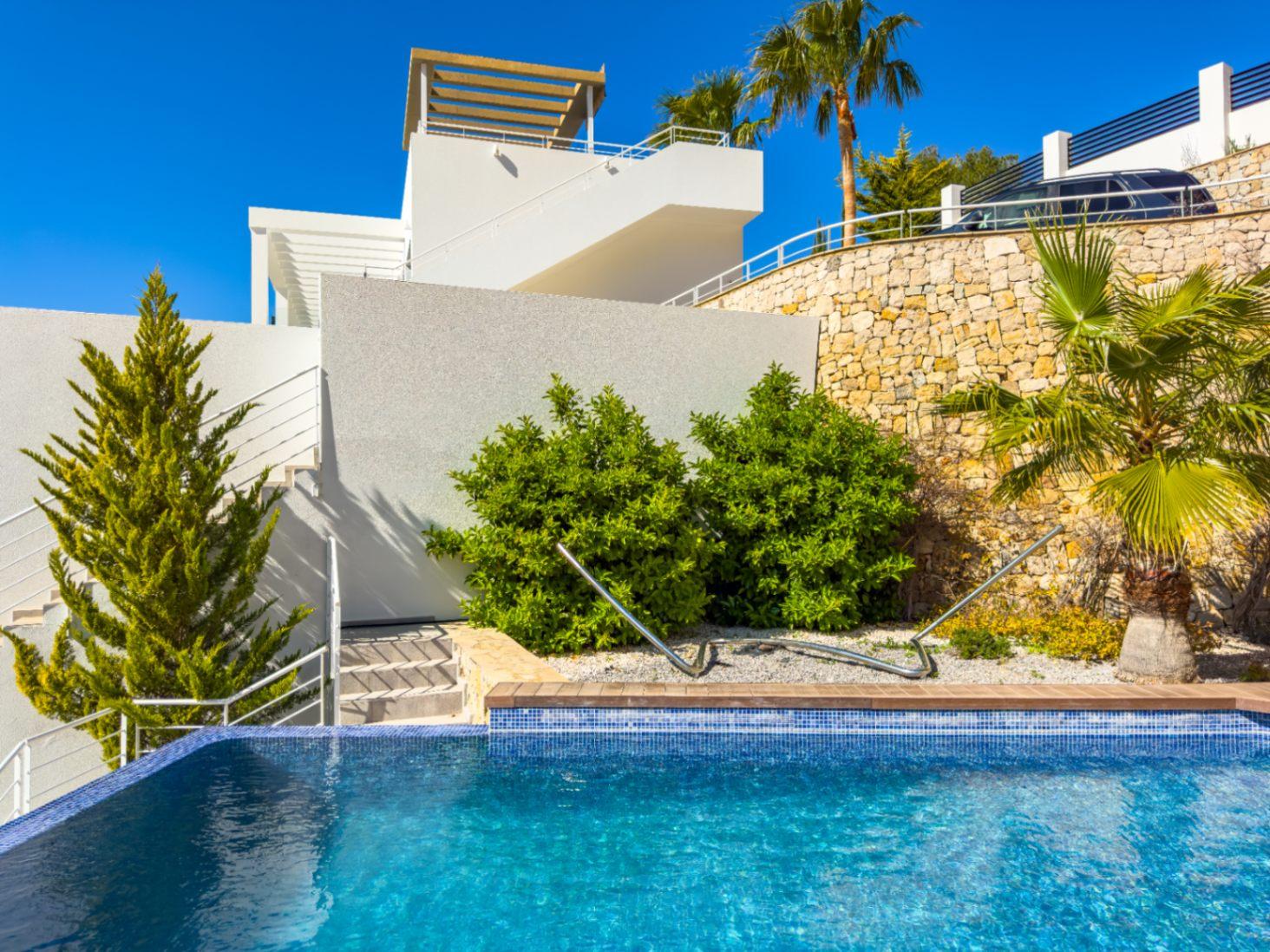 1385NS - Villa de 450 m² avec piscine à débordement et vues panoramiques sur la mer à Sierra de Altea