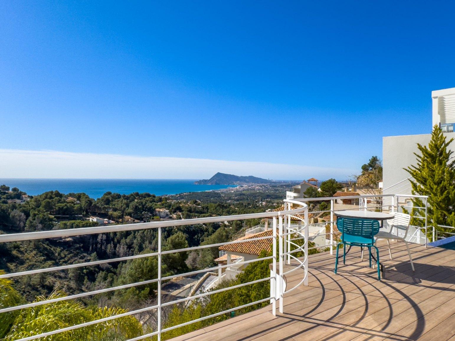 1385NS - Villa de 450 m² avec piscine à débordement et vues panoramiques sur la mer à Sierra de Altea