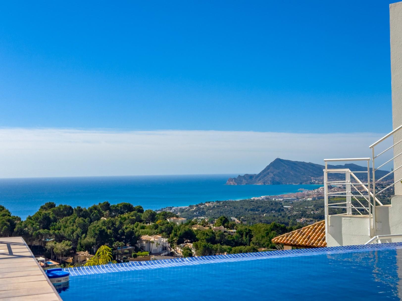 1385NS - Villa de 450 m² avec piscine à débordement et vues panoramiques sur la mer à Sierra de Altea