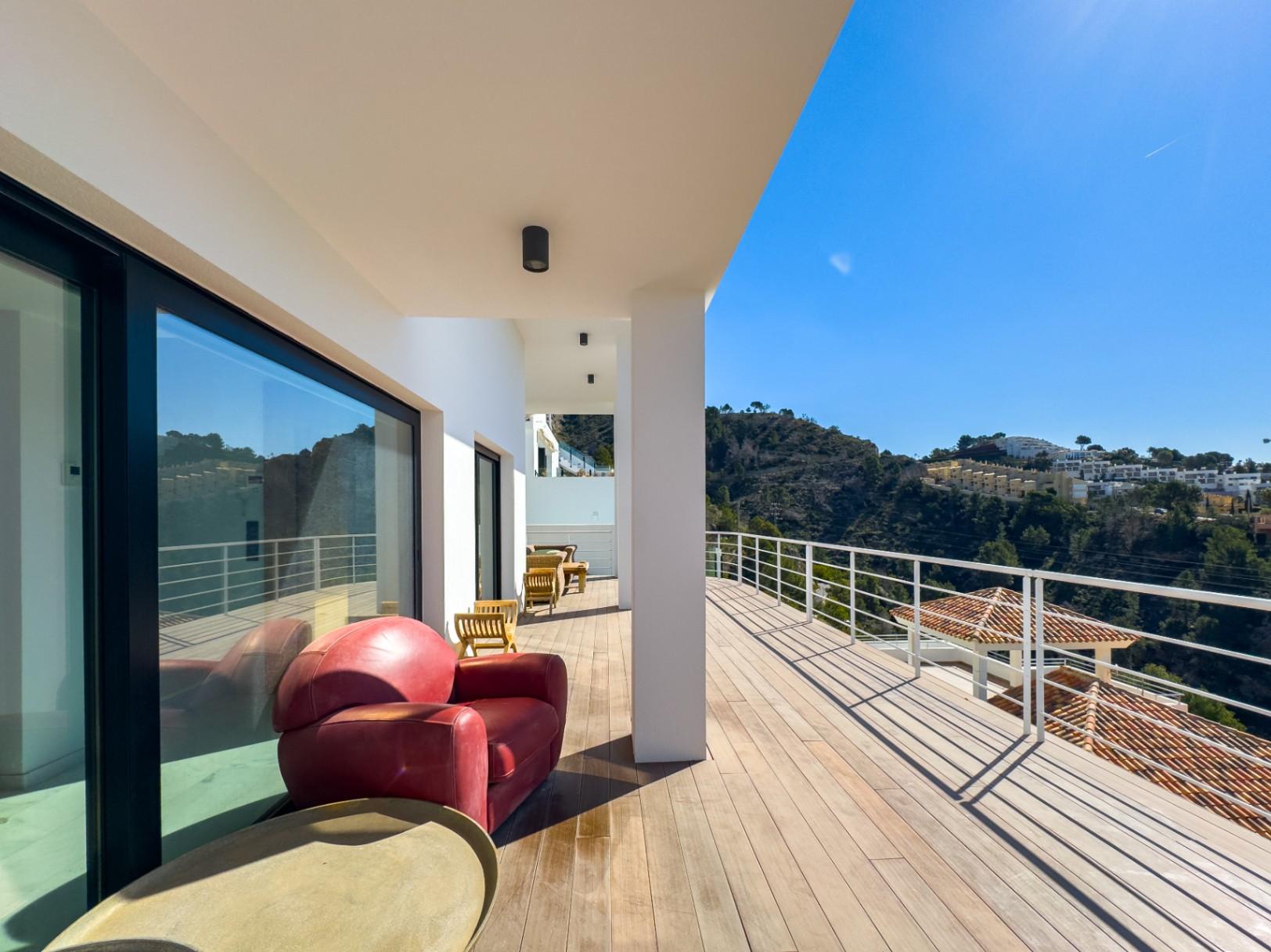 1385NS - Villa de 450 m² avec piscine à débordement et vues panoramiques sur la mer à Sierra de Altea
