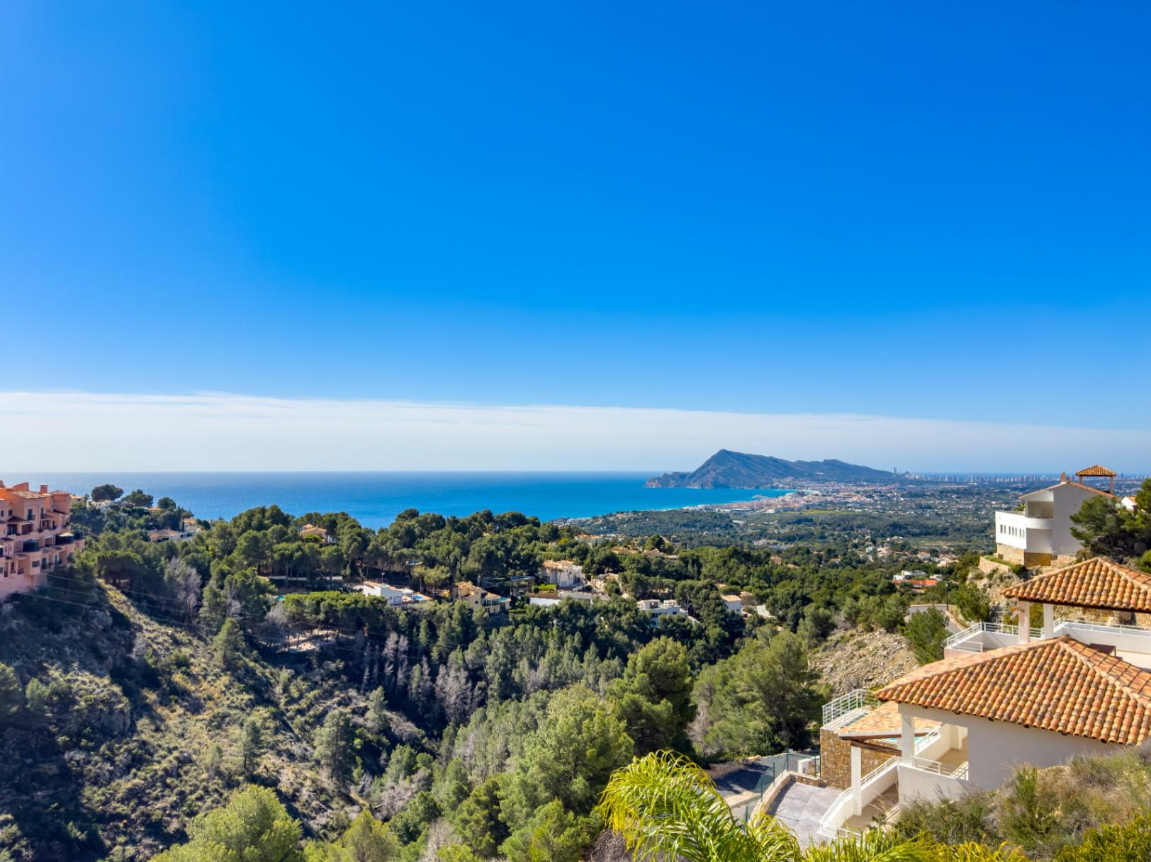 1385NS - Villa de 450 m² avec piscine à débordement et vues panoramiques sur la mer à Sierra de Altea