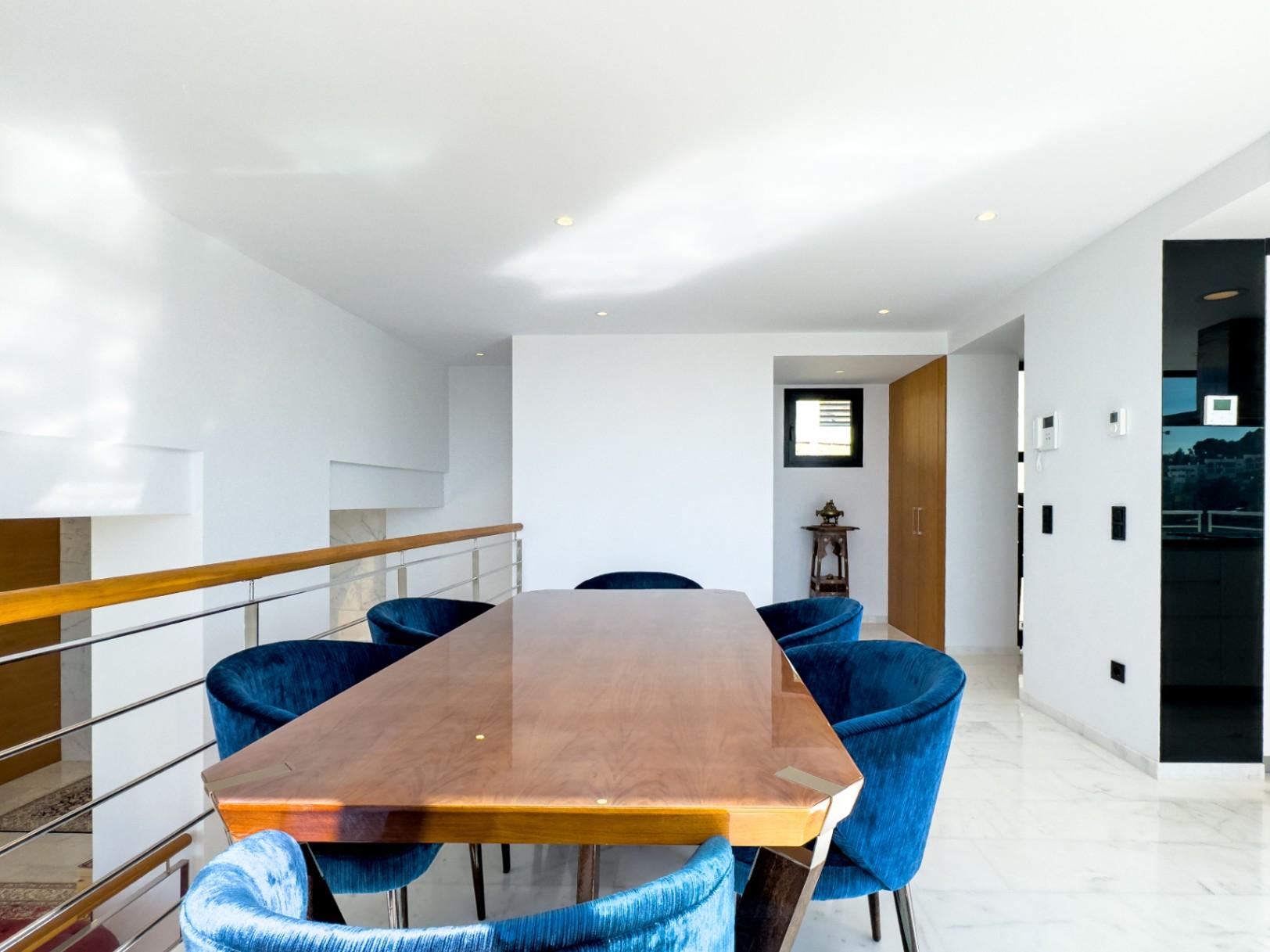 1385NS - Villa de 450 m² avec piscine à débordement et vues panoramiques sur la mer à Sierra de Altea