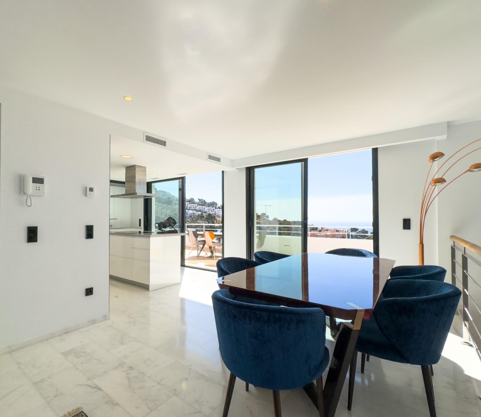 1385NS - Villa de 450 m² avec piscine à débordement et vues panoramiques sur la mer à Sierra de Altea