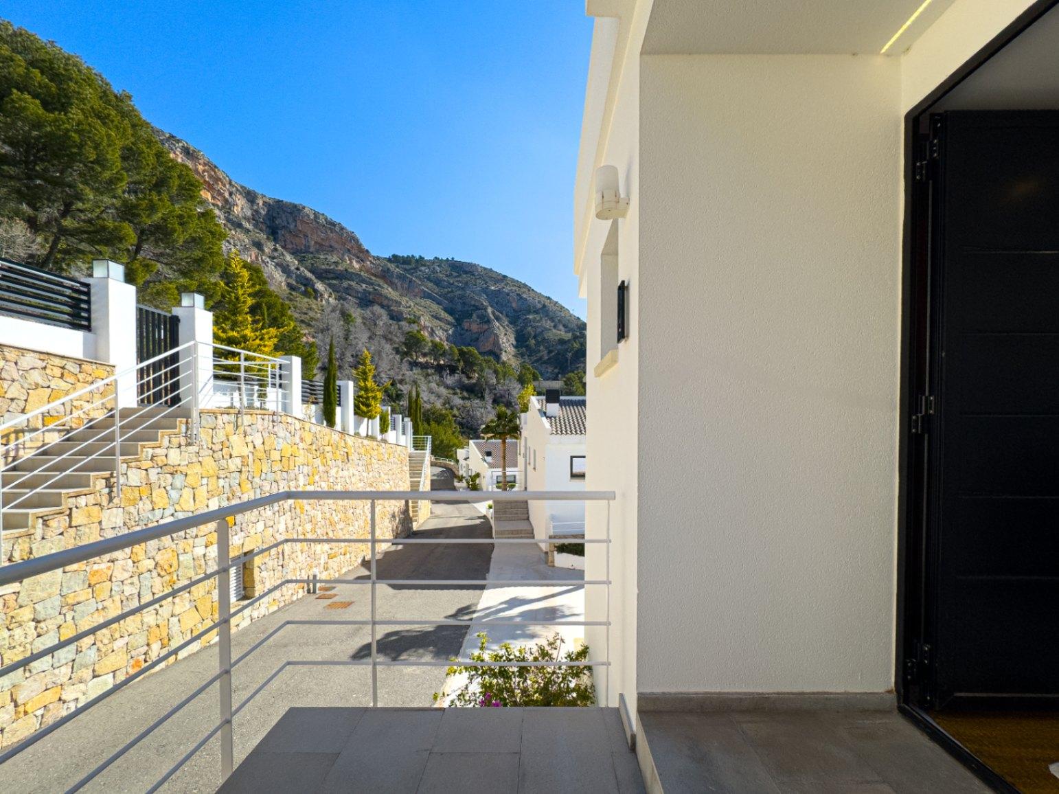 1385NS - Villa de 450 m² avec piscine à débordement et vues panoramiques sur la mer à Sierra de Altea