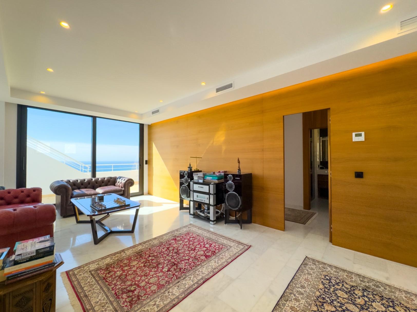 1385NS - Villa de 450 m² avec piscine à débordement et vues panoramiques sur la mer à Sierra de Altea