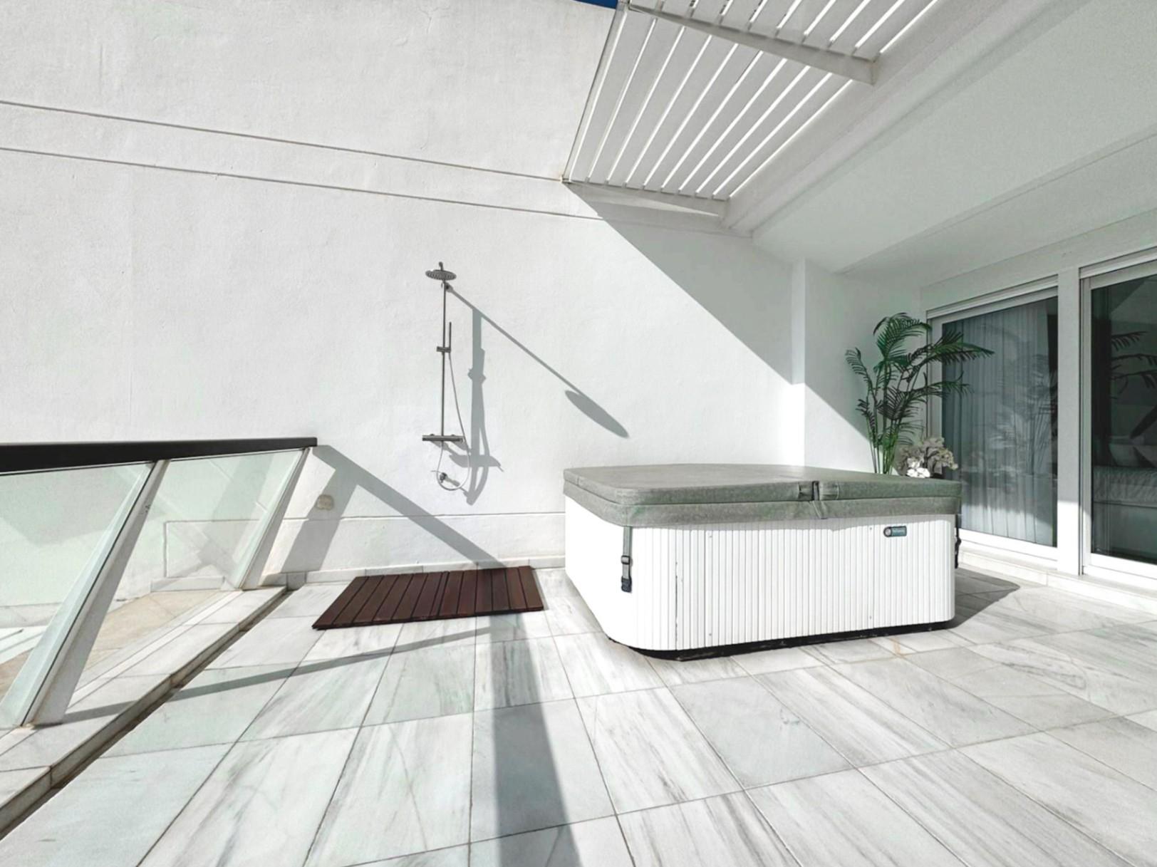 1384NS - Penthouse von 330 m² mit Panoramameerblick und 88 m² Terrasse in Altea Hills