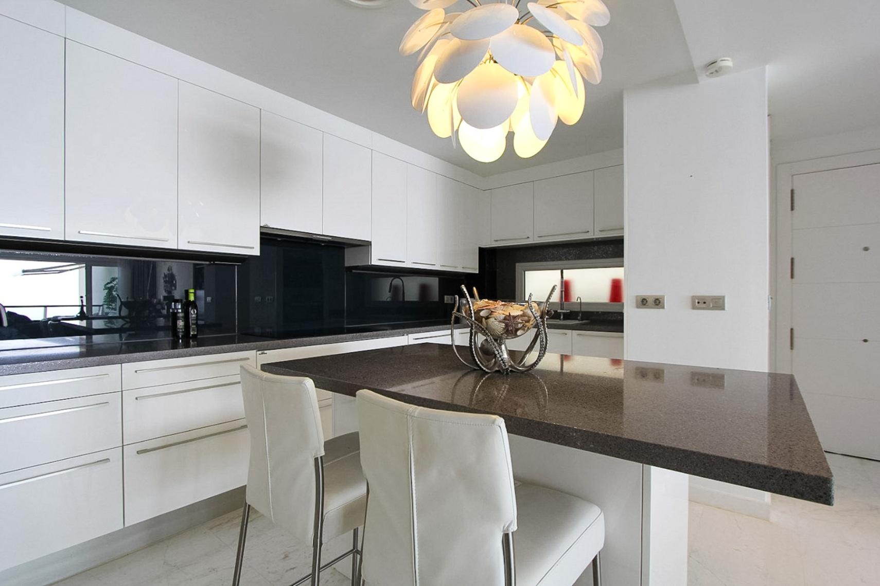 1384NS - Penthouse von 330 m² mit Panoramameerblick und 88 m² Terrasse in Altea Hills