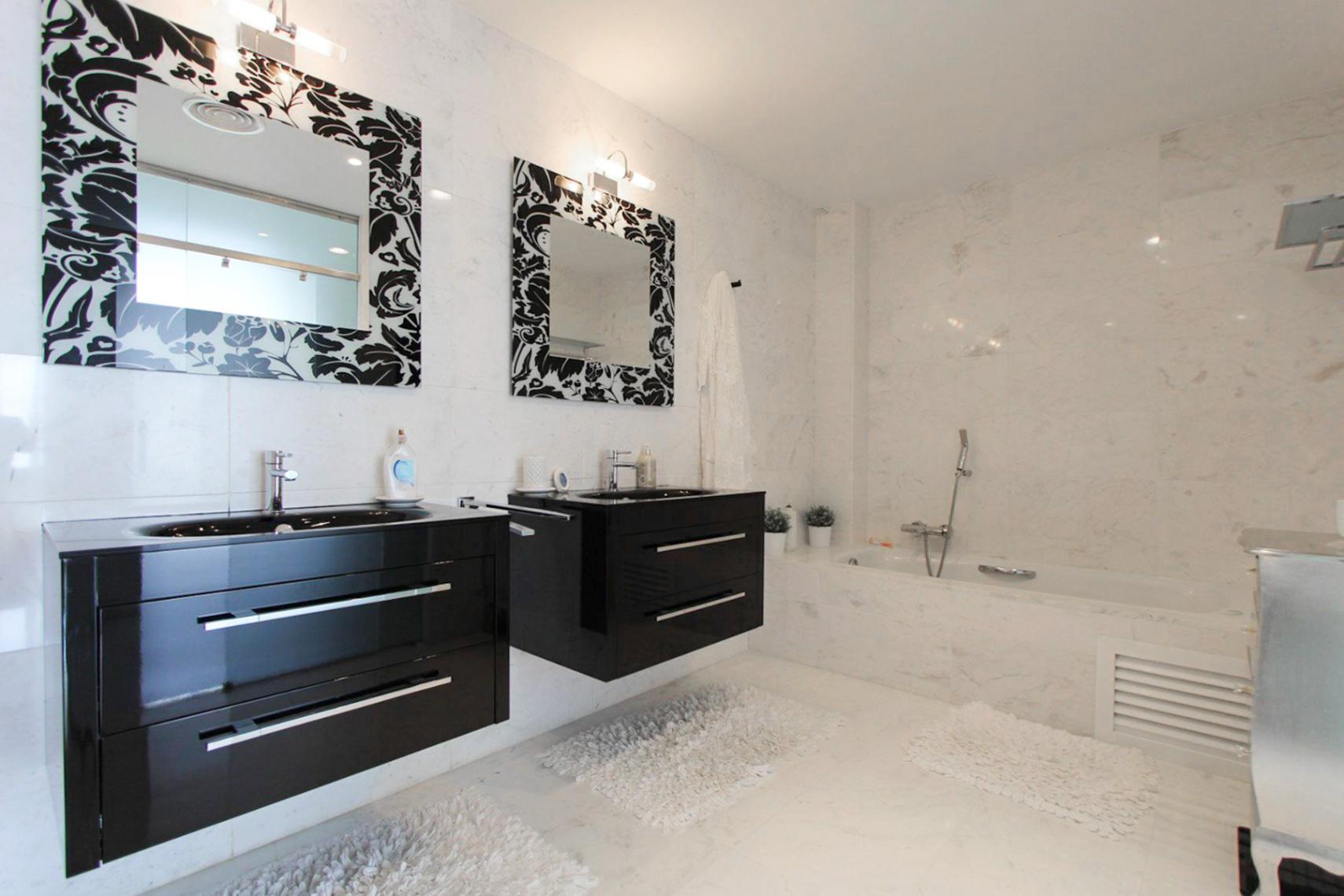 1384NS - Penthouse von 330 m² mit Panoramameerblick und 88 m² Terrasse in Altea Hills