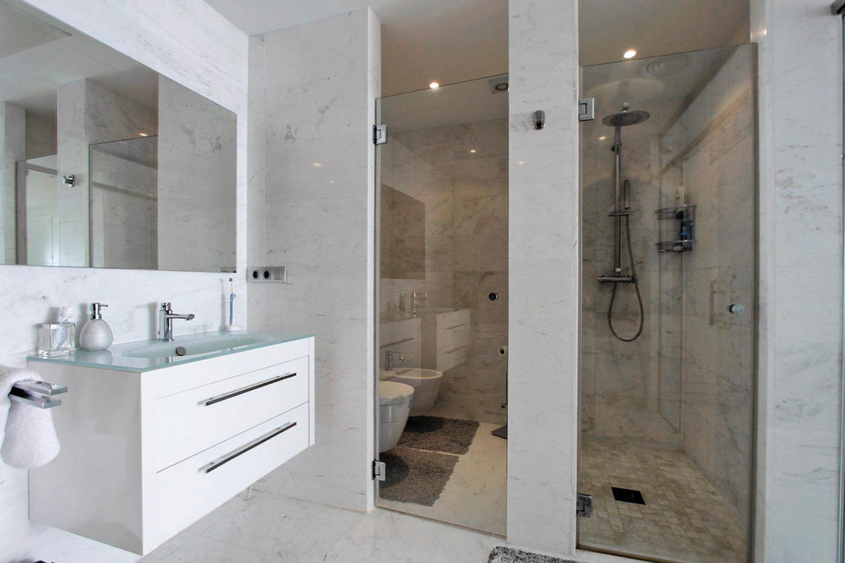 1384NS - Penthouse von 330 m² mit Panoramameerblick und 88 m² Terrasse in Altea Hills