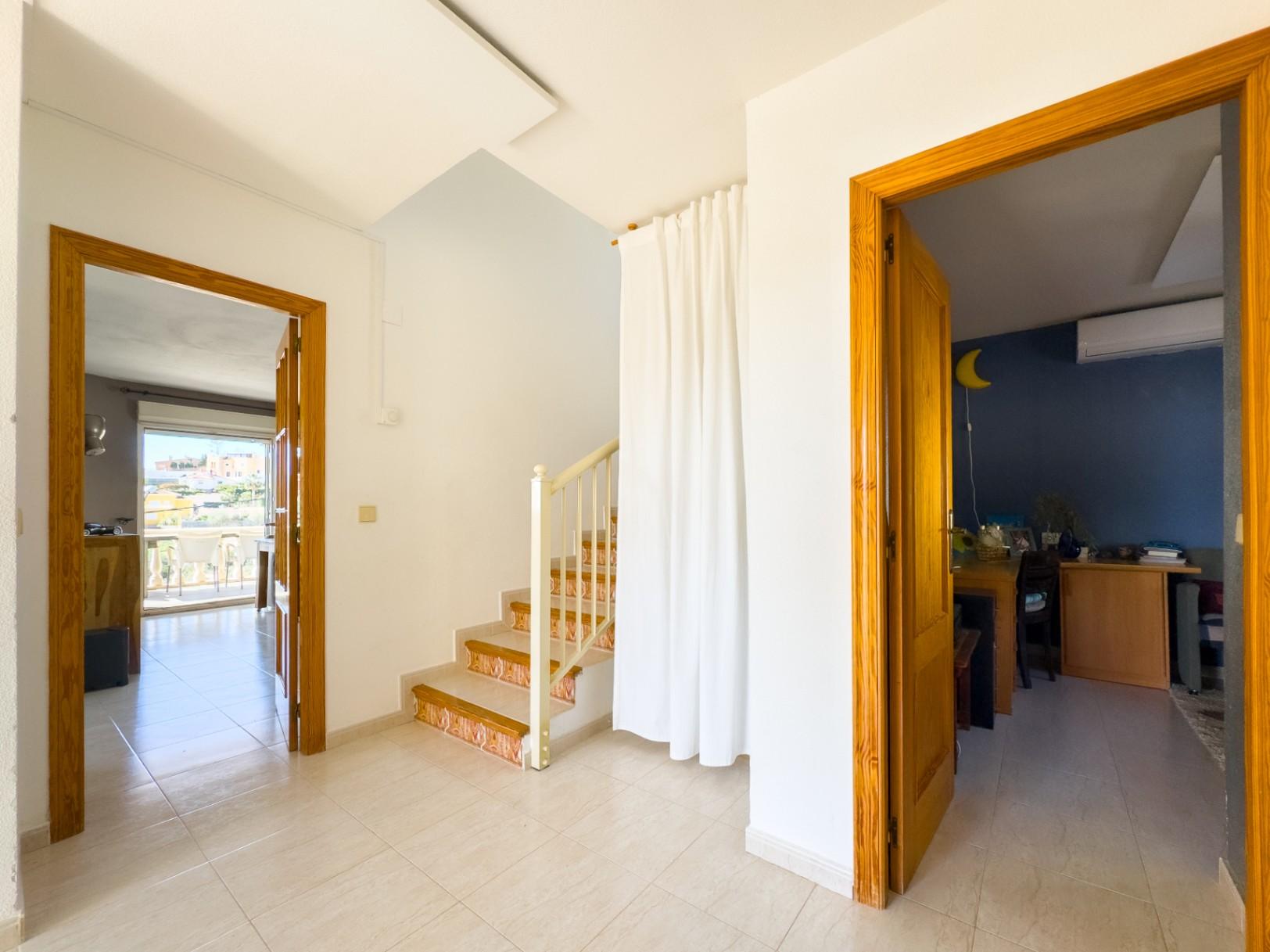 1386DA - Villa Mediterránea con Vistas al Mar, a Poca Distancia de la Playa, en Cala D'or, Campello
