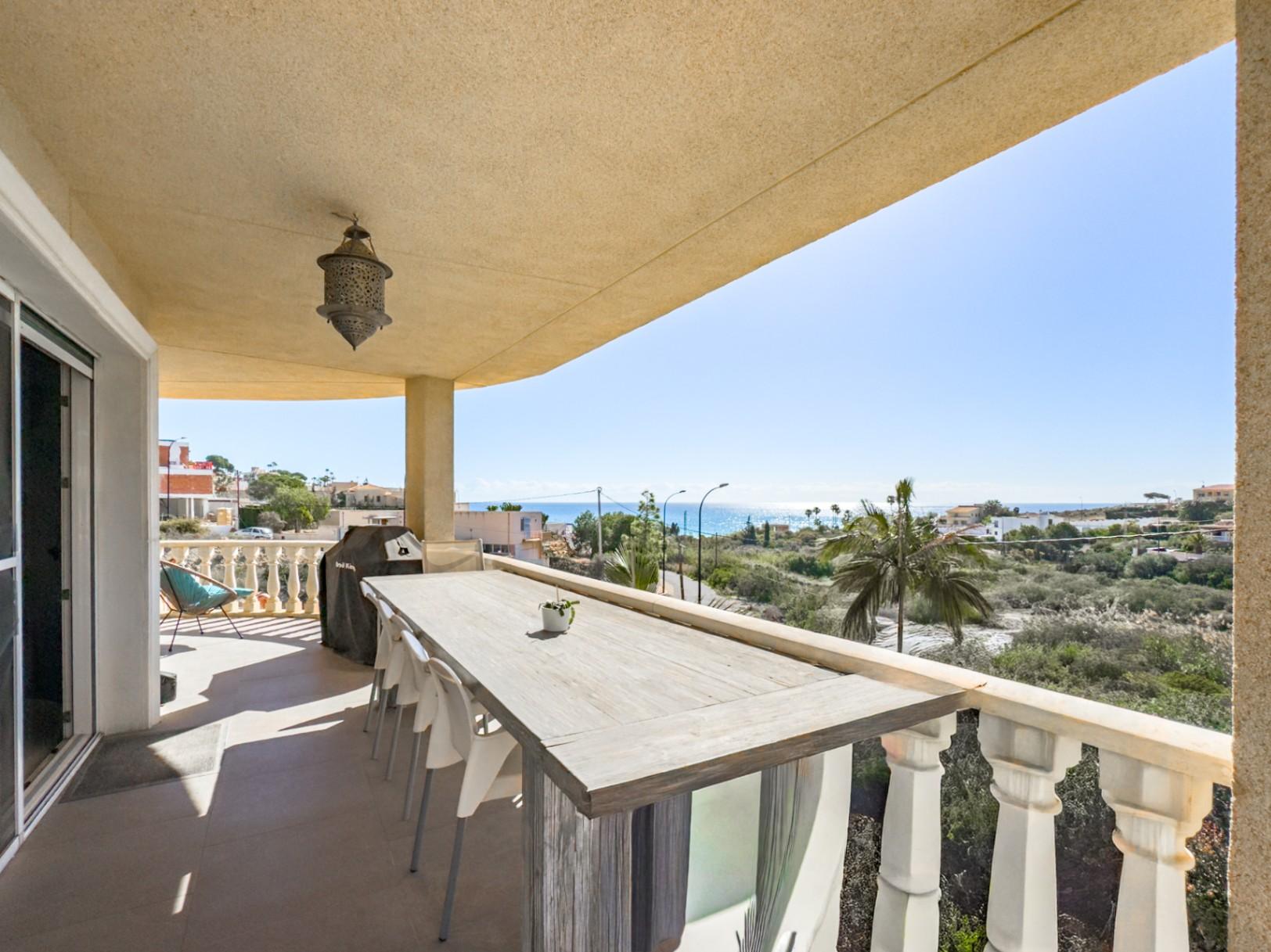 1386DA - Villa Mediterránea con Vistas al Mar, a Poca Distancia de la Playa, en Cala D'or, Campello