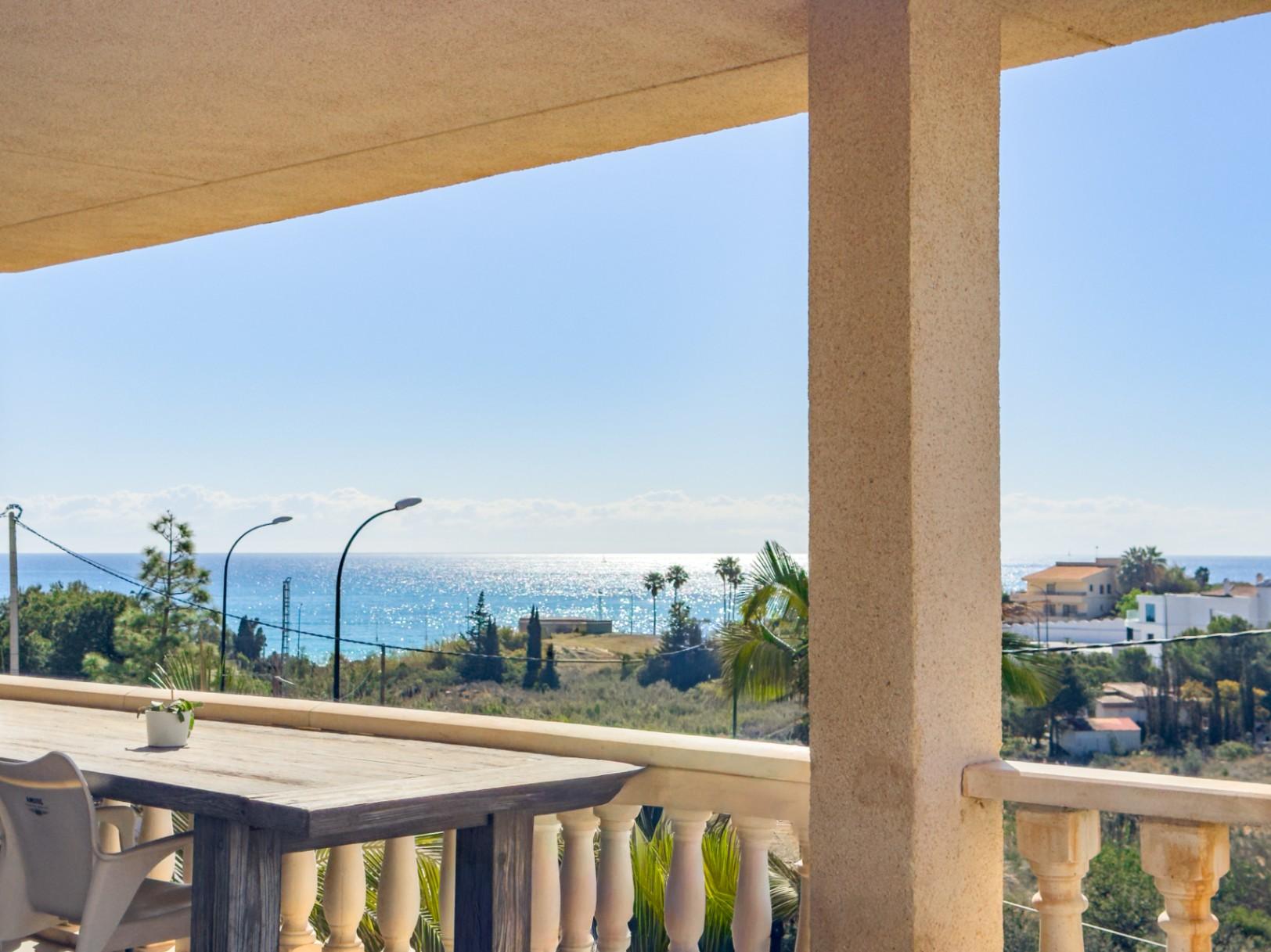 1386DA - Villa Mediterránea con Vistas al Mar, a Poca Distancia de la Playa, en Cala D'or, Campello