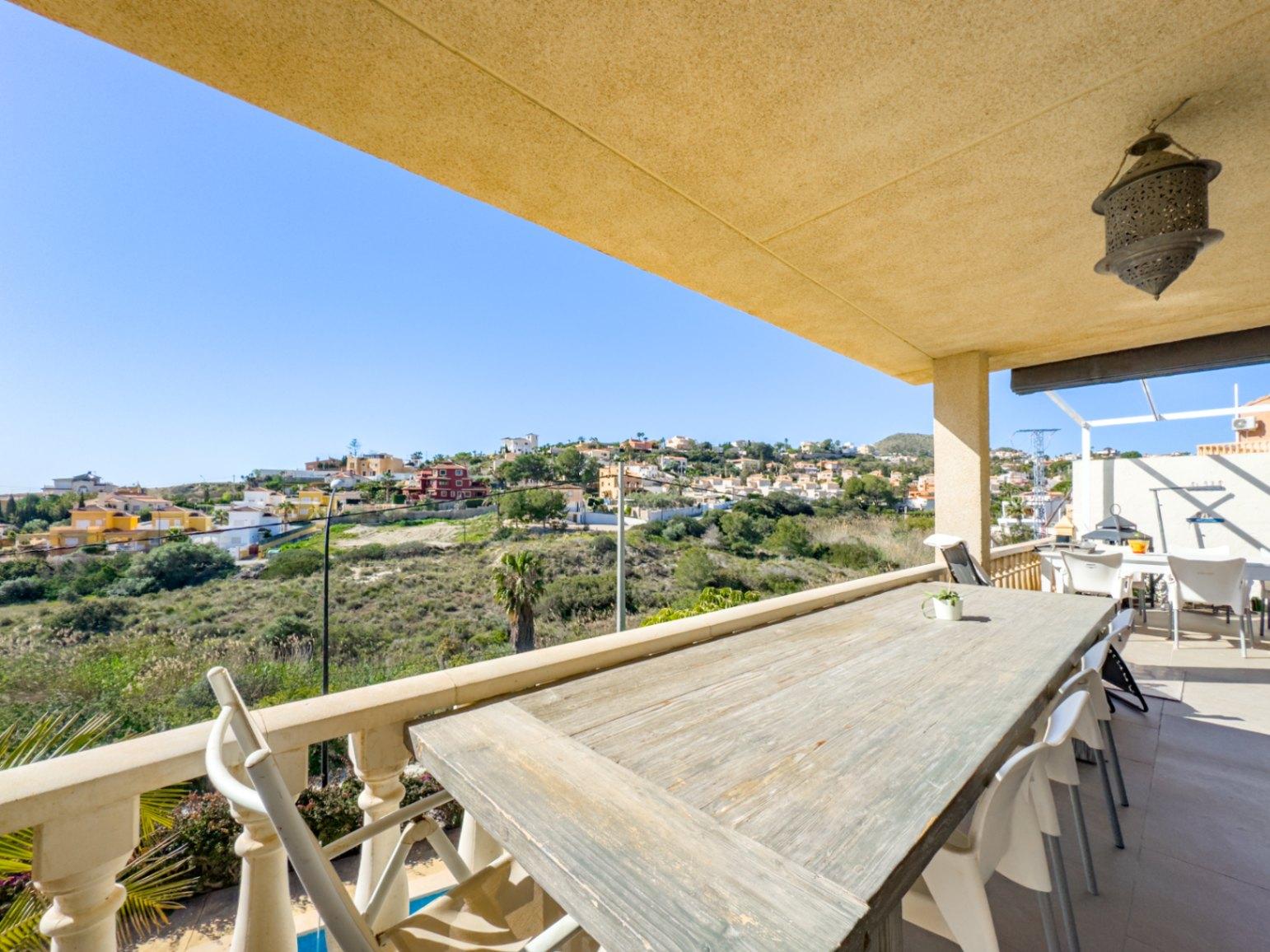 1386DA - Villa Mediterránea con Vistas al Mar, a Poca Distancia de la Playa, en Cala D'or, Campello