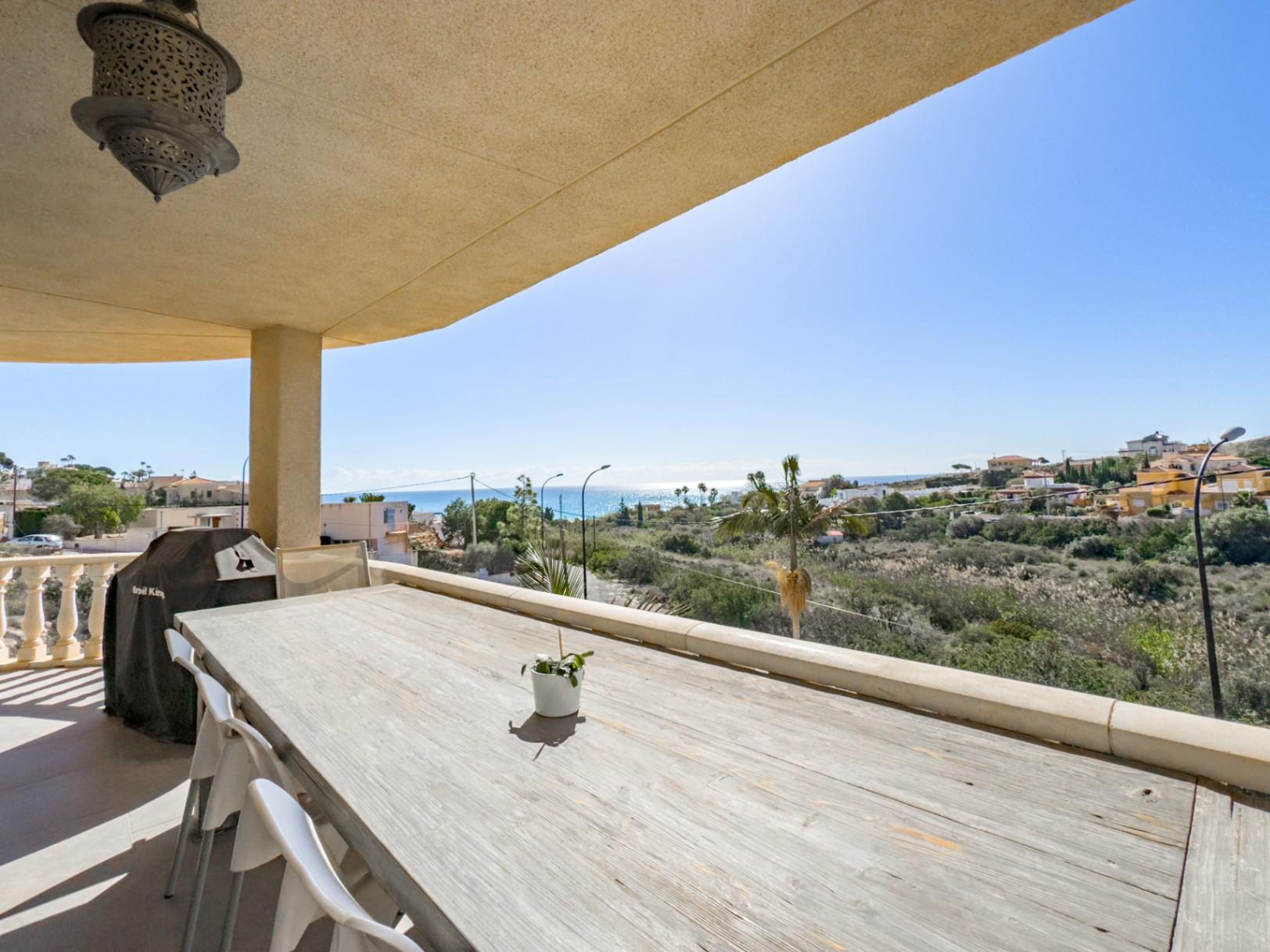 1386DA - Villa Mediterránea con Vistas al Mar, a Poca Distancia de la Playa, en Cala D'or, Campello