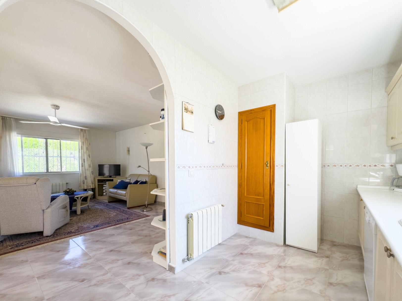 1389DA - Villa de una sola planta con piscina privada en parcela de 750 m² en La Nucía.