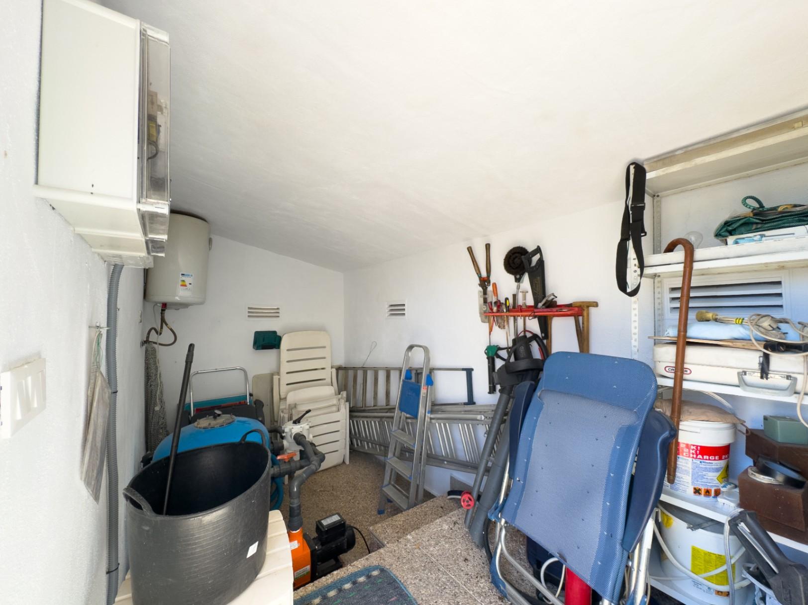 1389DA - Villa de una sola planta con piscina privada en parcela de 750 m² en La Nucía.
