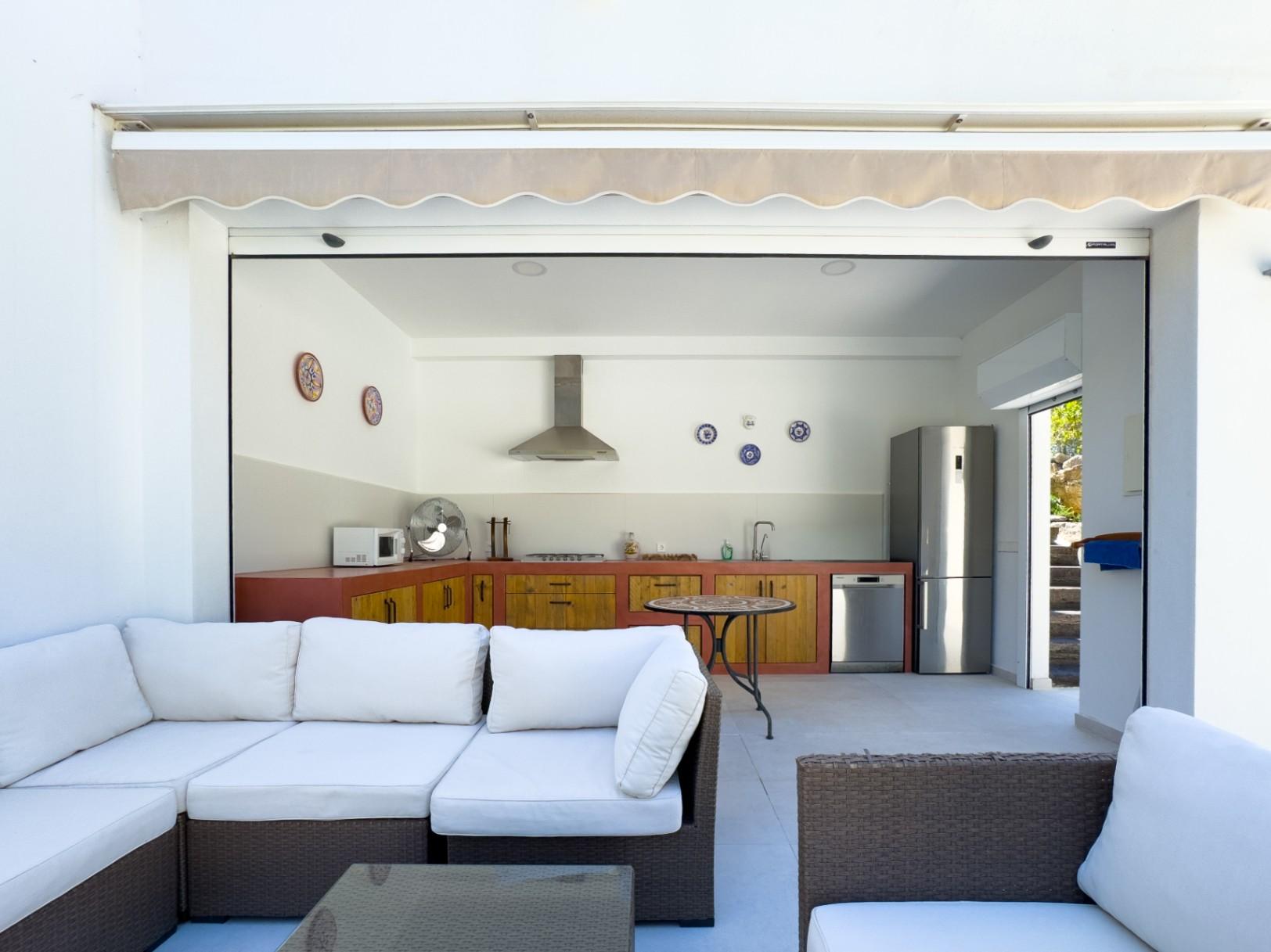 1391DR - Villa entièrement rénovée avec 4 chambres, vue golf, montagne et mer à Altea