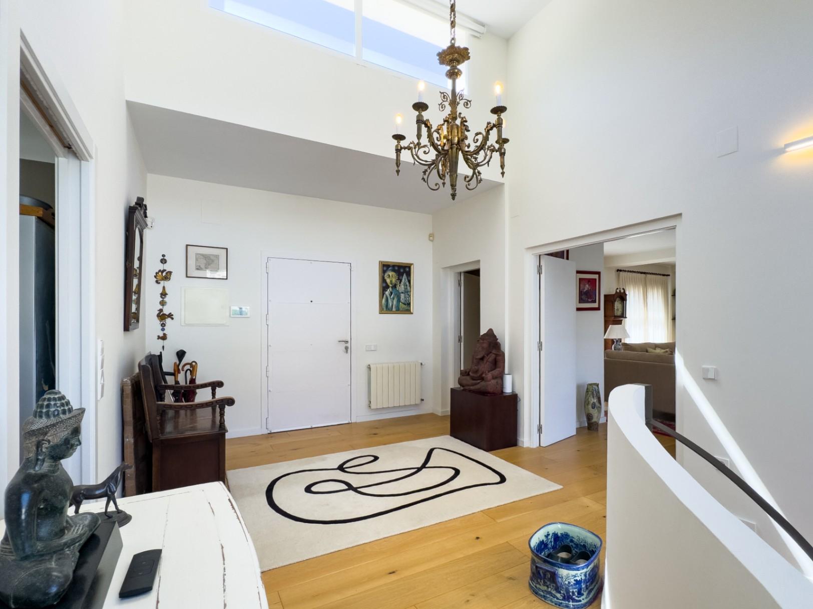 1391DR - Villa entièrement rénovée avec 4 chambres, vue golf, montagne et mer à Altea