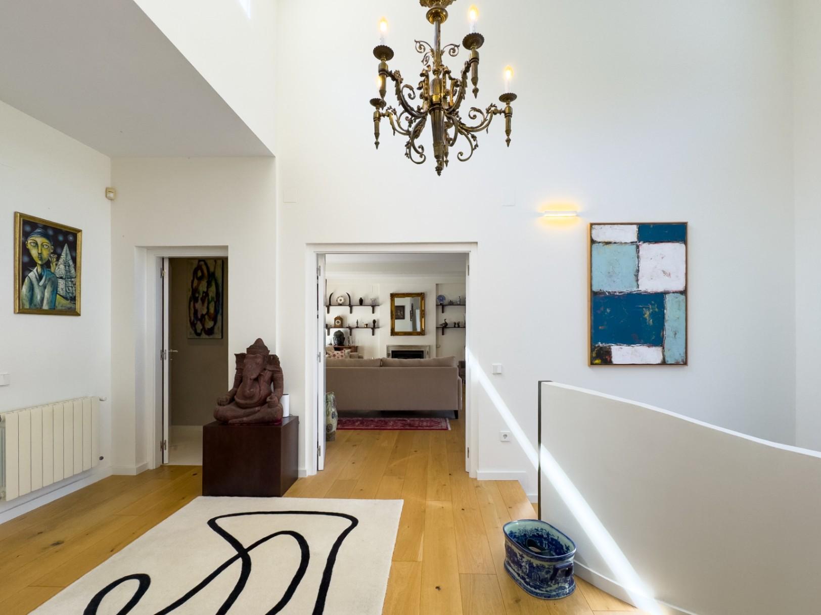 1391DR - Villa entièrement rénovée avec 4 chambres, vue golf, montagne et mer à Altea