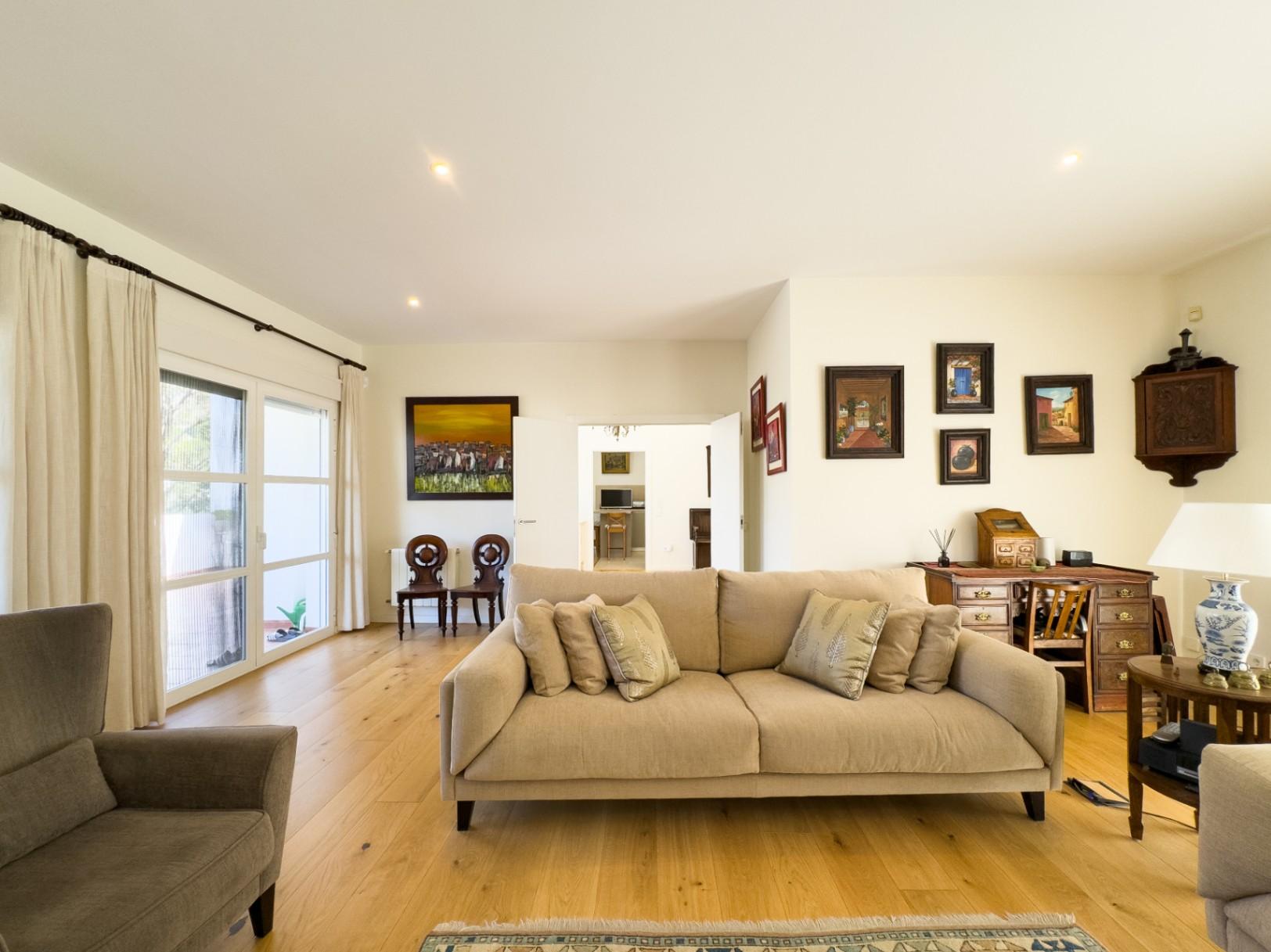1391DR - Villa entièrement rénovée avec 4 chambres, vue golf, montagne et mer à Altea