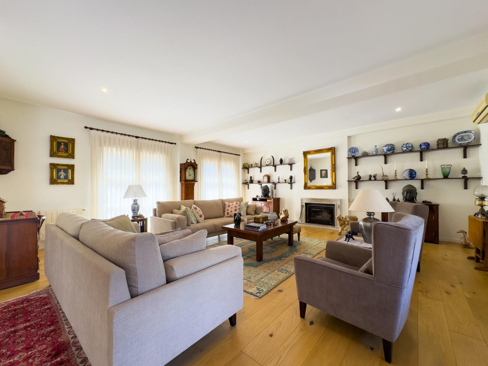 1391DR - Villa entièrement rénovée avec 4 chambres, vue golf, montagne et mer à Altea