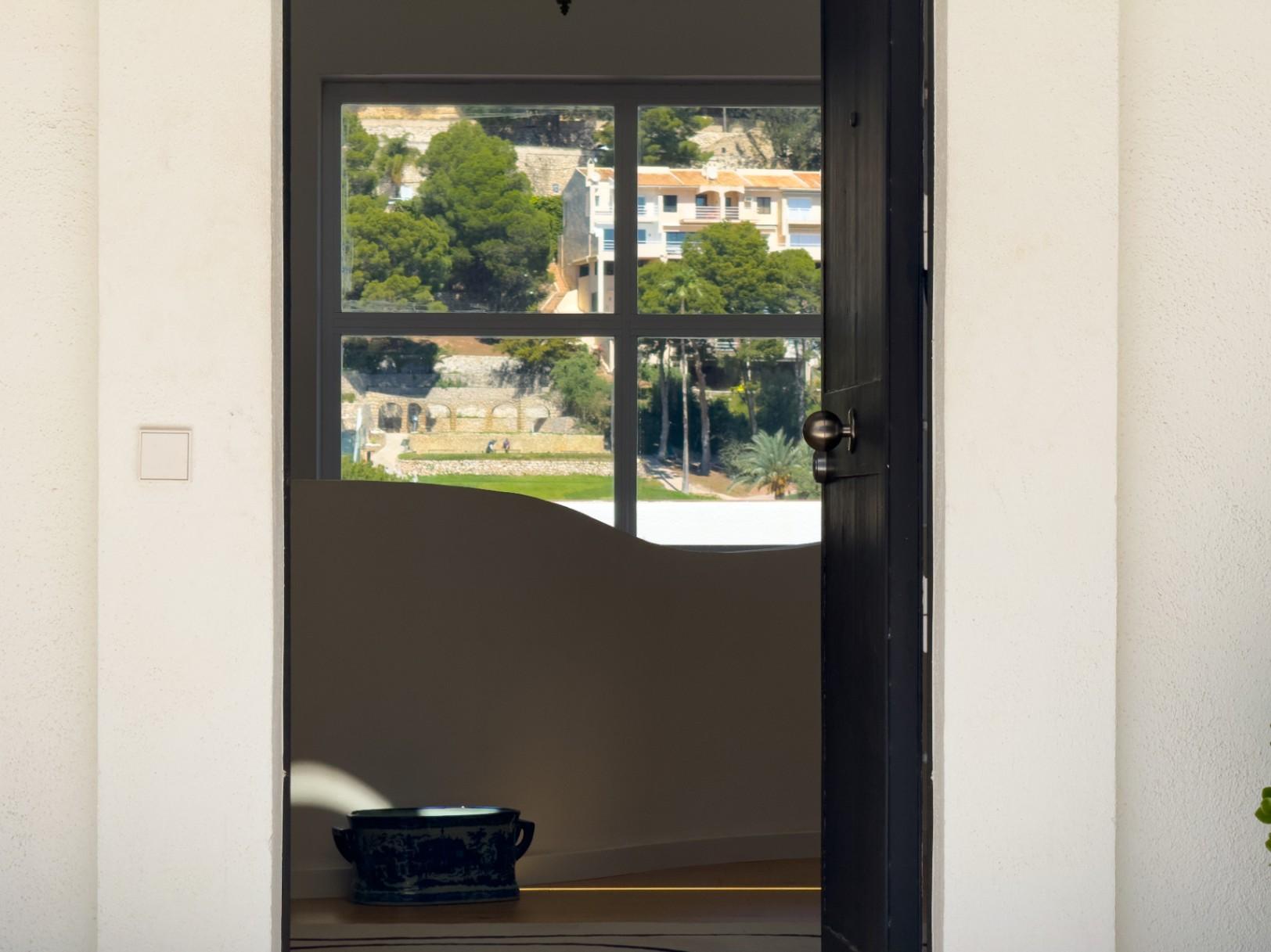 1391DR - Villa entièrement rénovée avec 4 chambres, vue golf, montagne et mer à Altea