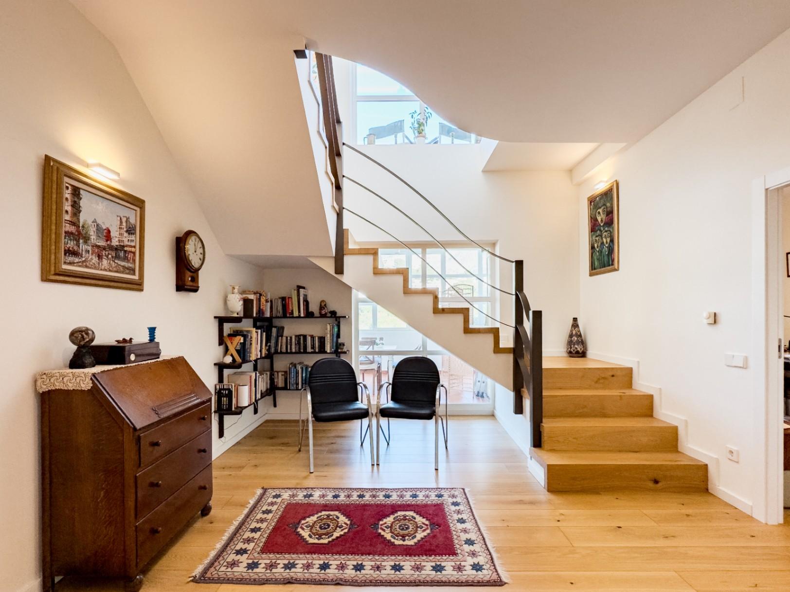 1391DR - Villa entièrement rénovée avec 4 chambres, vue golf, montagne et mer à Altea