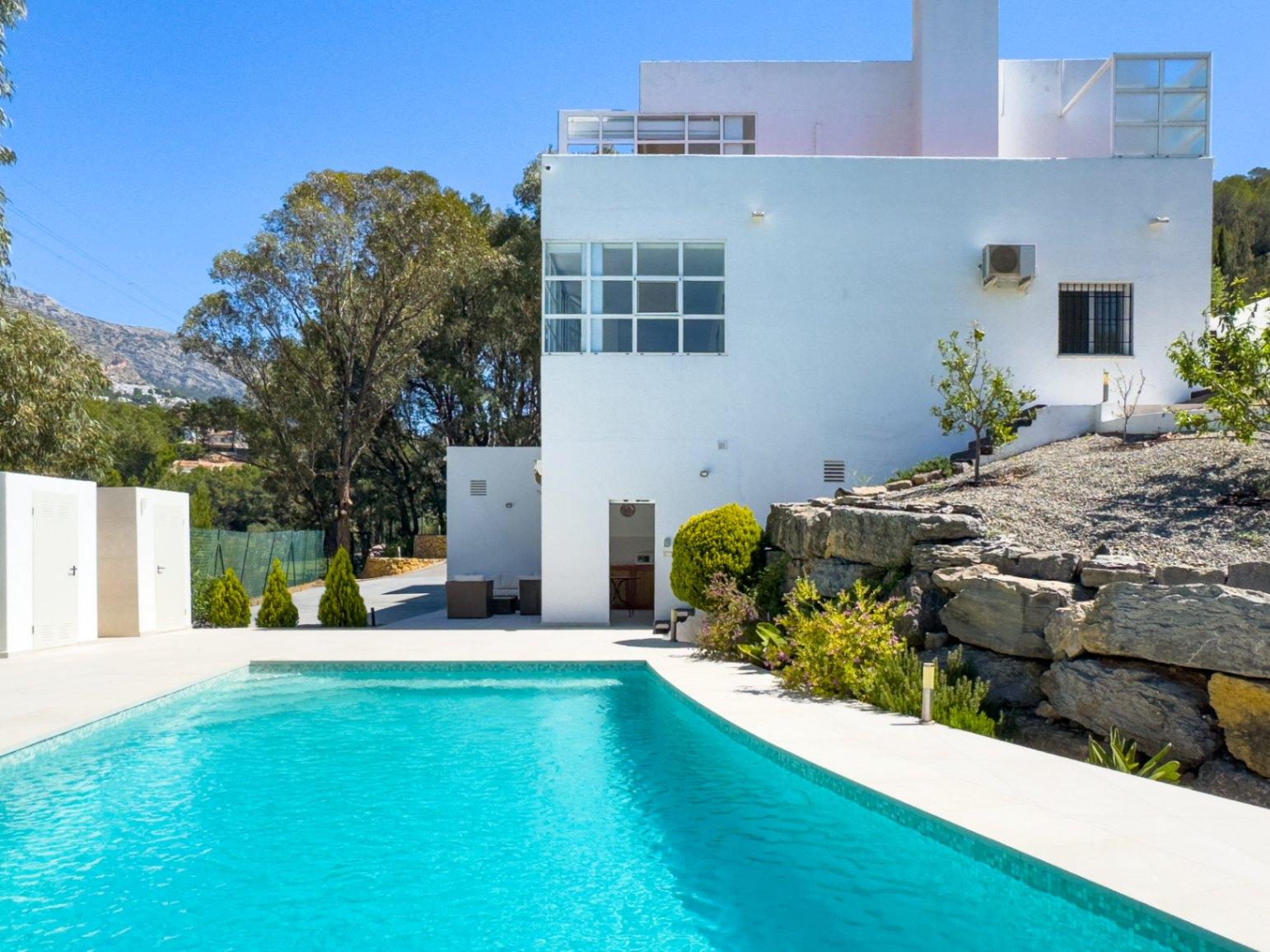 1391DR - Villa entièrement rénovée avec 4 chambres, vue golf, montagne et mer à Altea