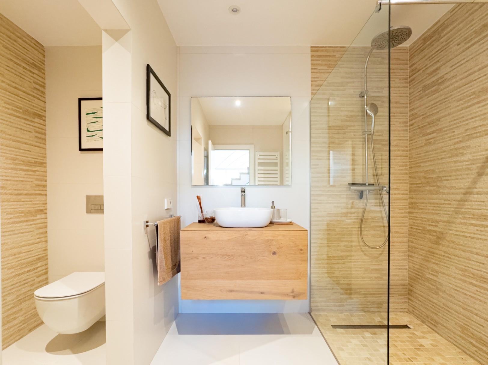 1391DR - Villa entièrement rénovée avec 4 chambres, vue golf, montagne et mer à Altea