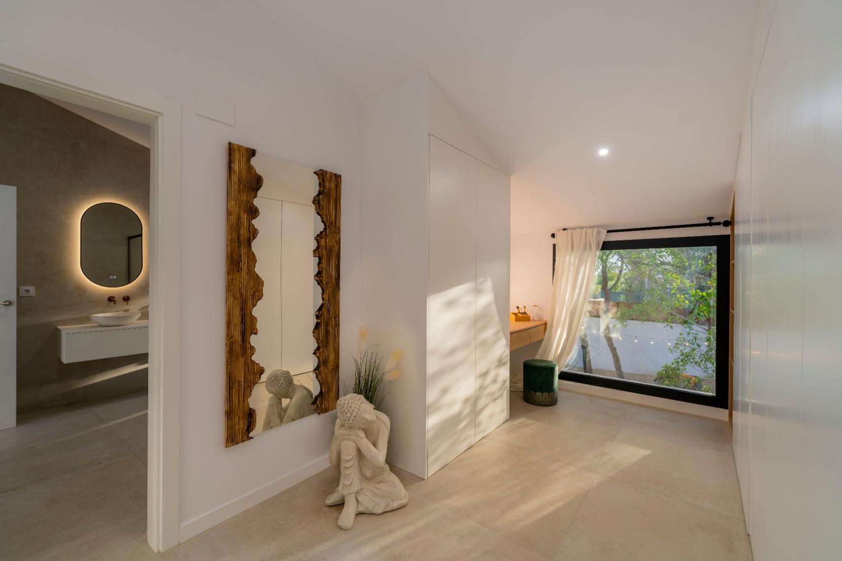 1392NS - Moderne 4-Zimmer-Villa mit privater Waldbewaldung in Altea