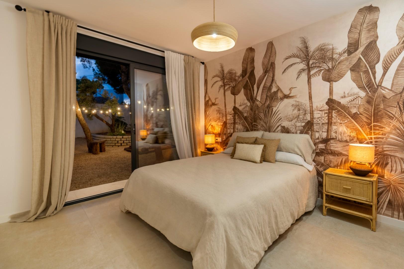 1392NS - Moderne 4-Zimmer-Villa mit privater Waldbewaldung in Altea