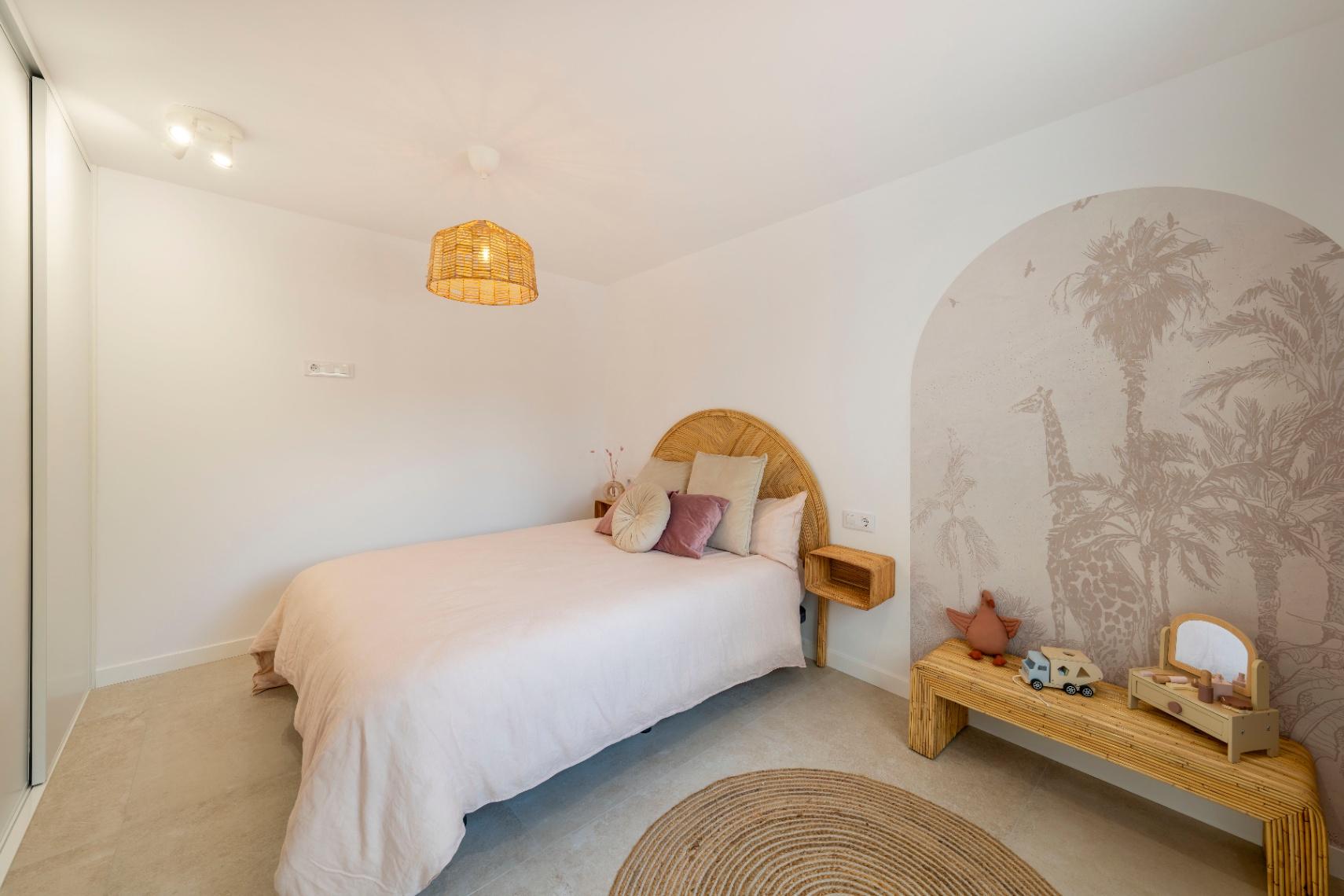 1392NS - Moderne 4-Zimmer-Villa mit privater Waldbewaldung in Altea