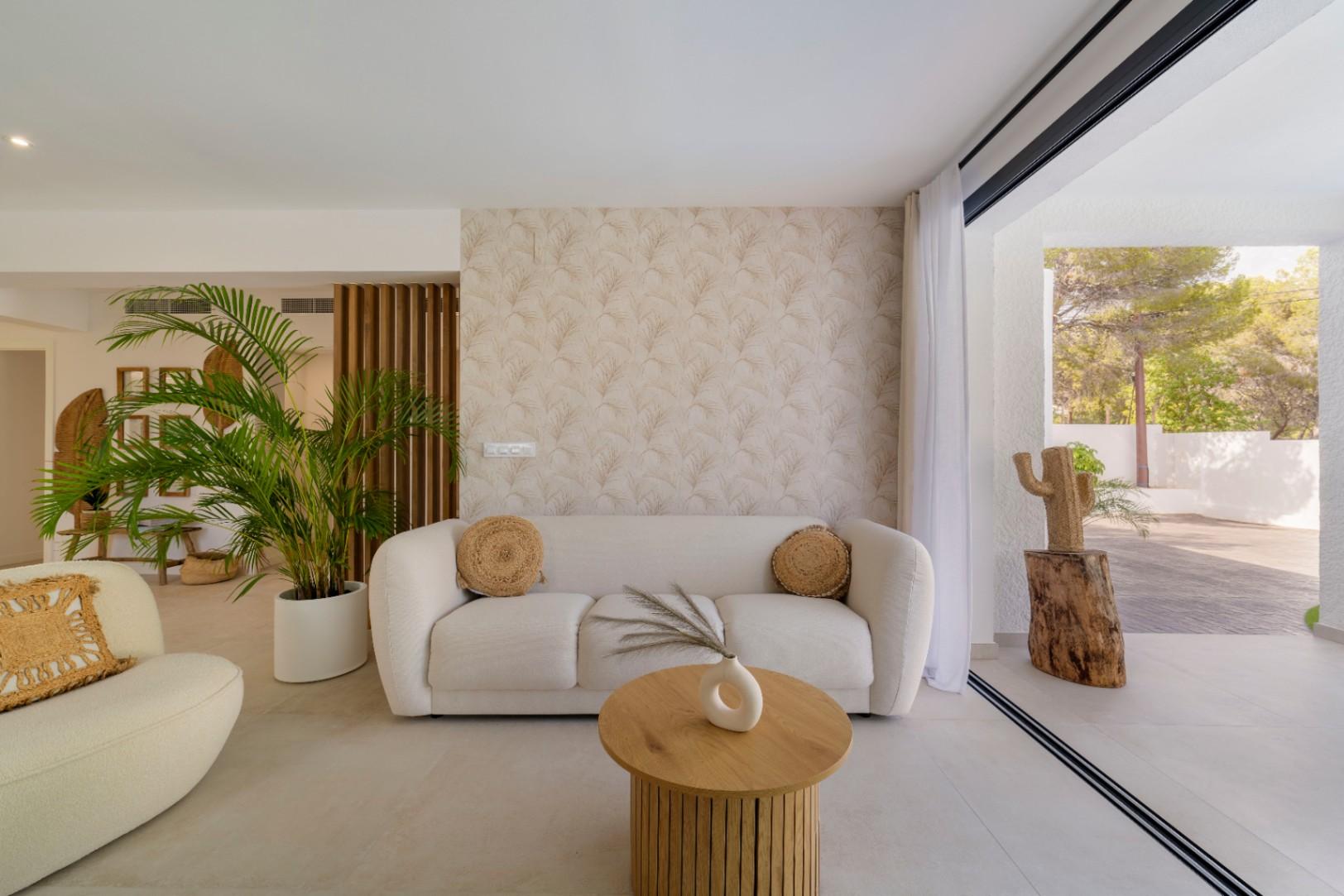 1392NS - Moderne 4-Zimmer-Villa mit privater Waldbewaldung in Altea