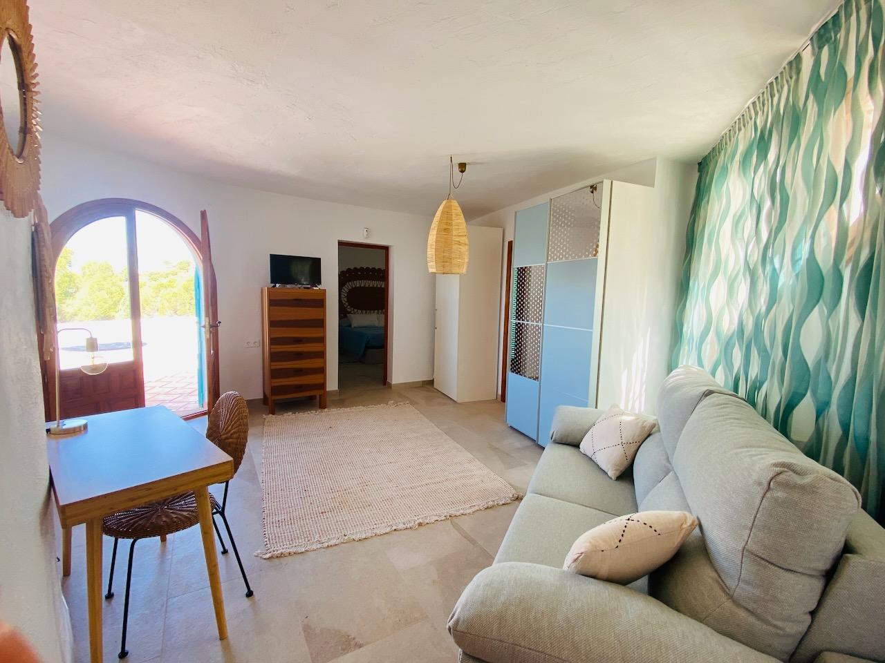 1394NS - In Altea La Vella, in der Nähe des Golfplatzes, mit mediterraner Eleganz und Blick auf das Meer und die Berge.