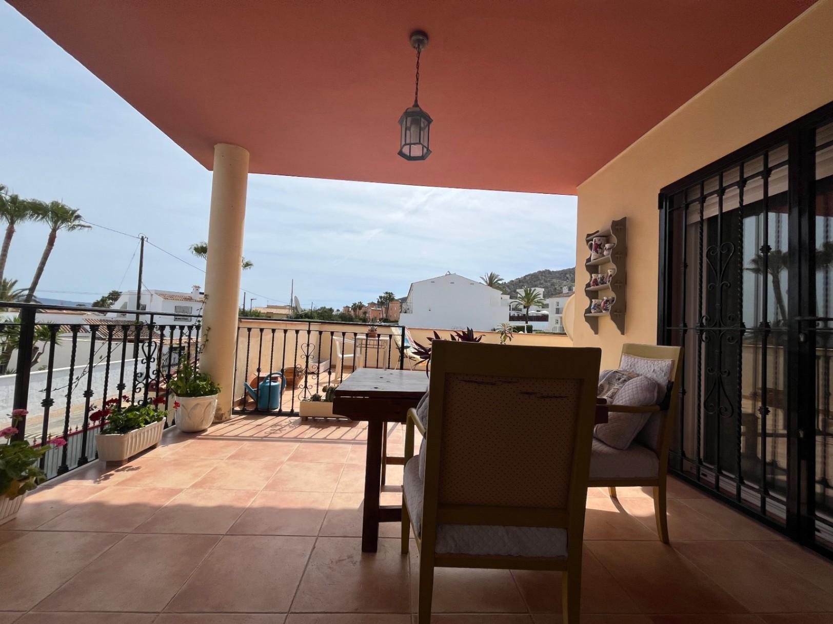 1395NS - Classic villa with independent guest floor in Albir