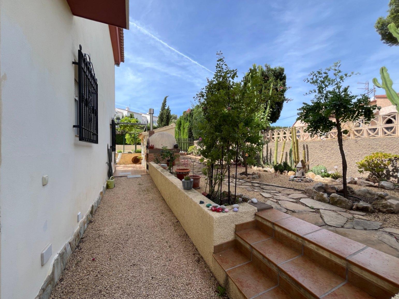 1395NS - Classic villa with independent guest floor in Albir