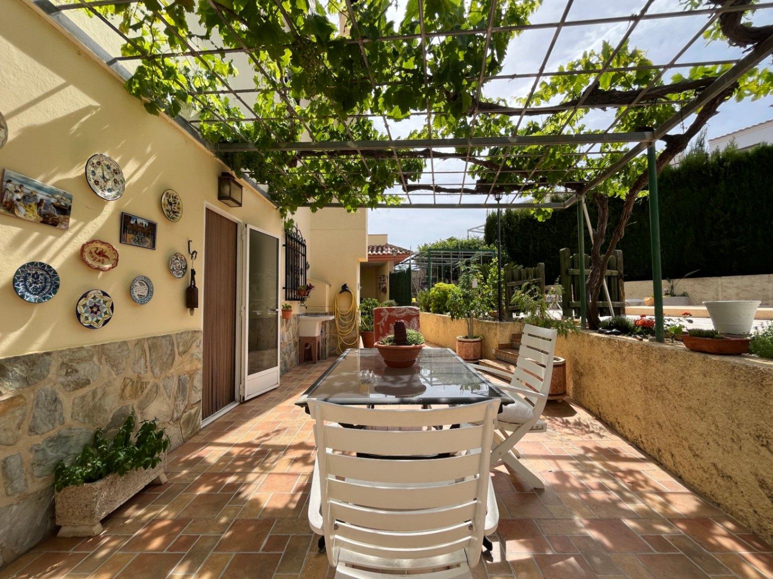 1395NS - Classic villa with independent guest floor in Albir