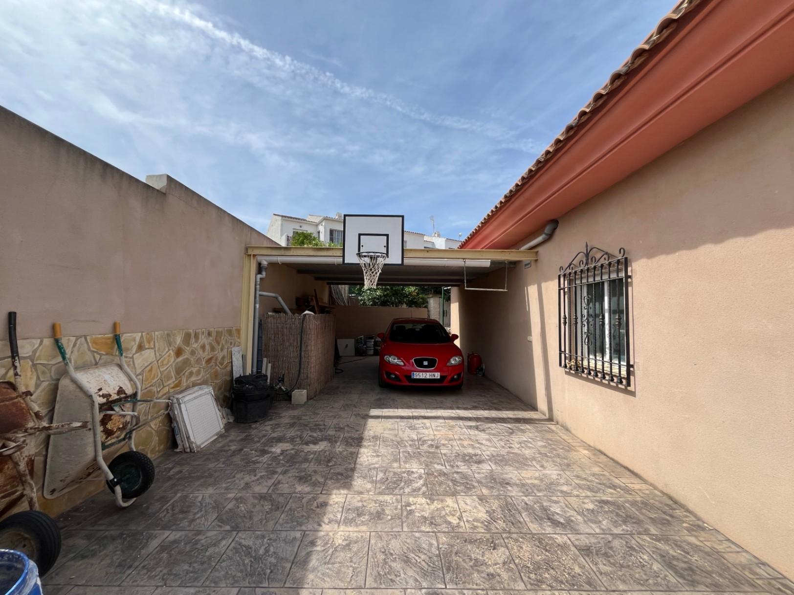 1395NS - Classic villa with independent guest floor in Albir