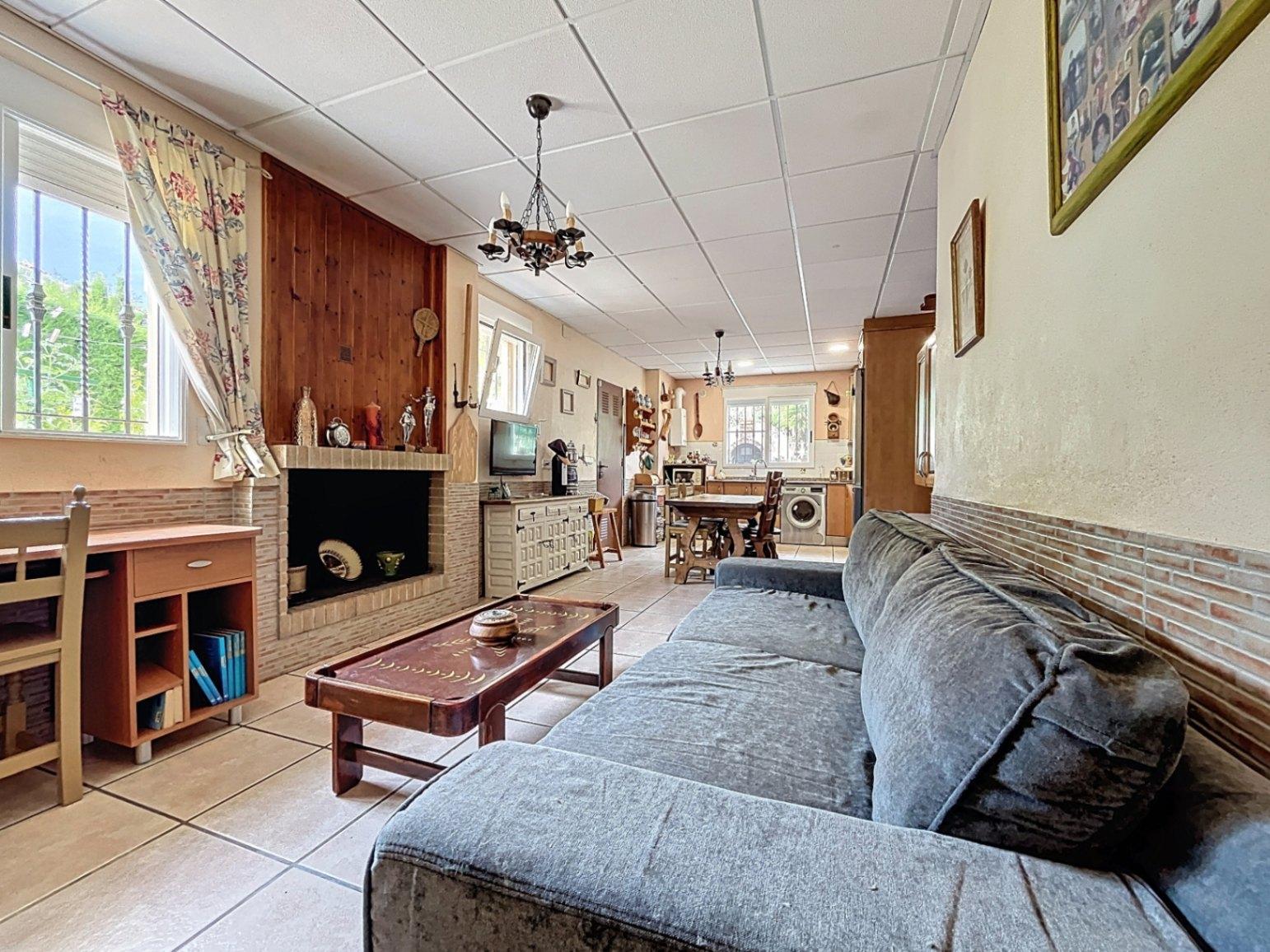1395NS - Classic villa with independent guest floor in Albir