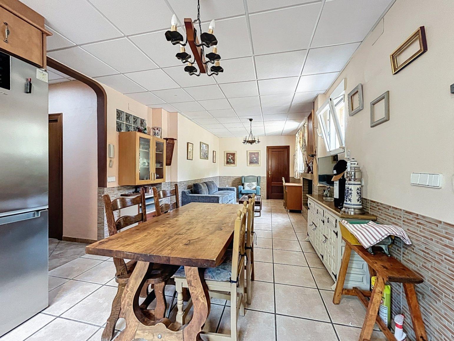 1395NS - Classic villa with independent guest floor in Albir