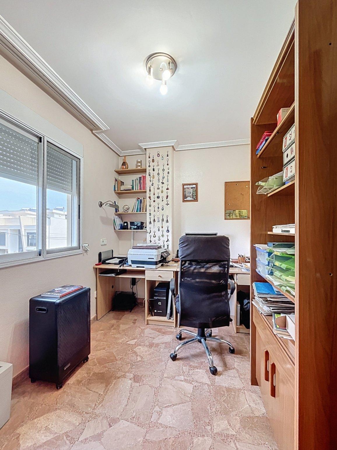 1395NS - Classic villa with independent guest floor in Albir