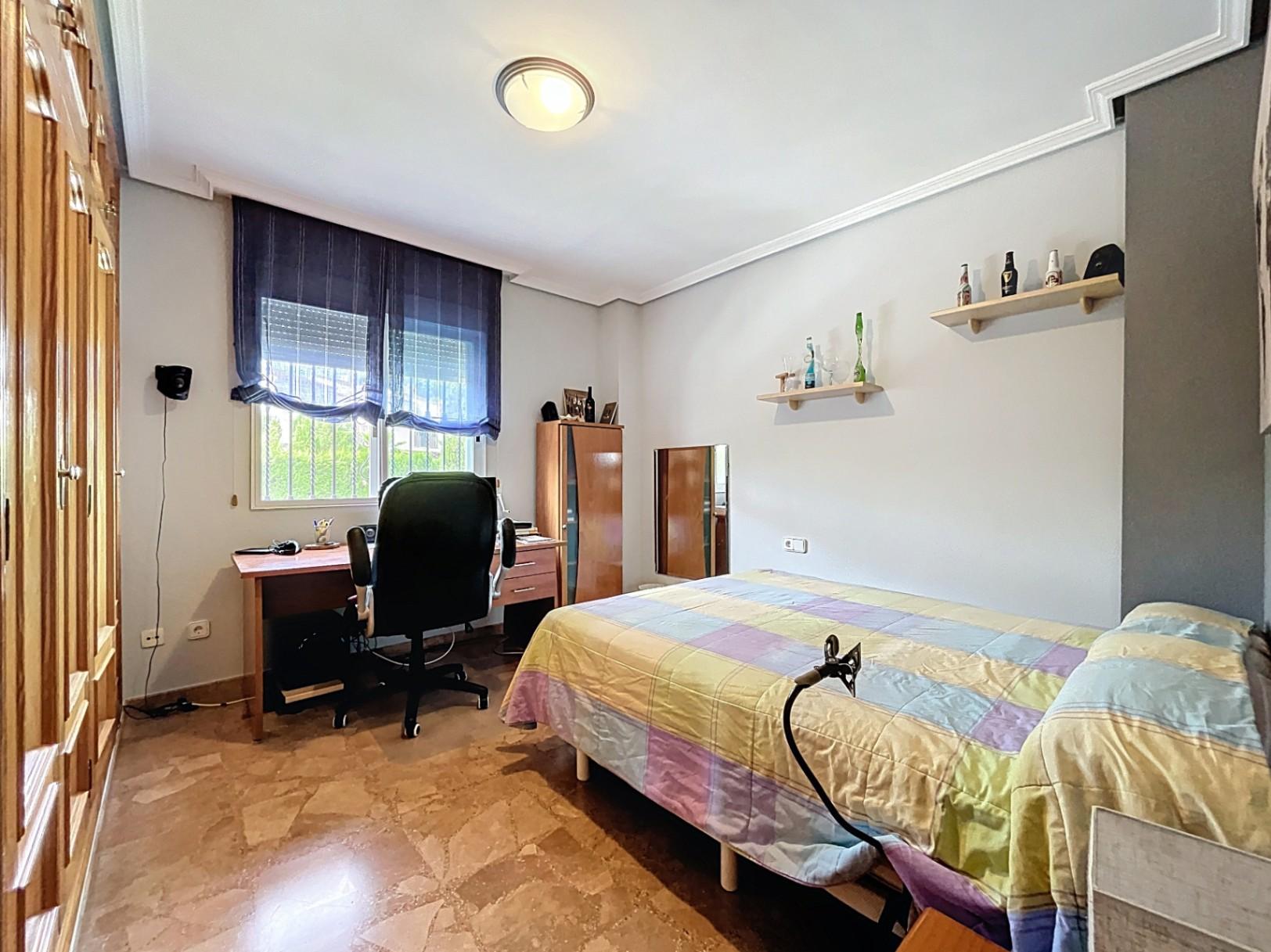 1395NS - Classic villa with independent guest floor in Albir
