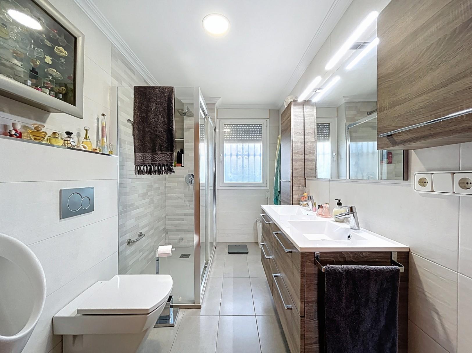 1395NS - Classic villa with independent guest floor in Albir