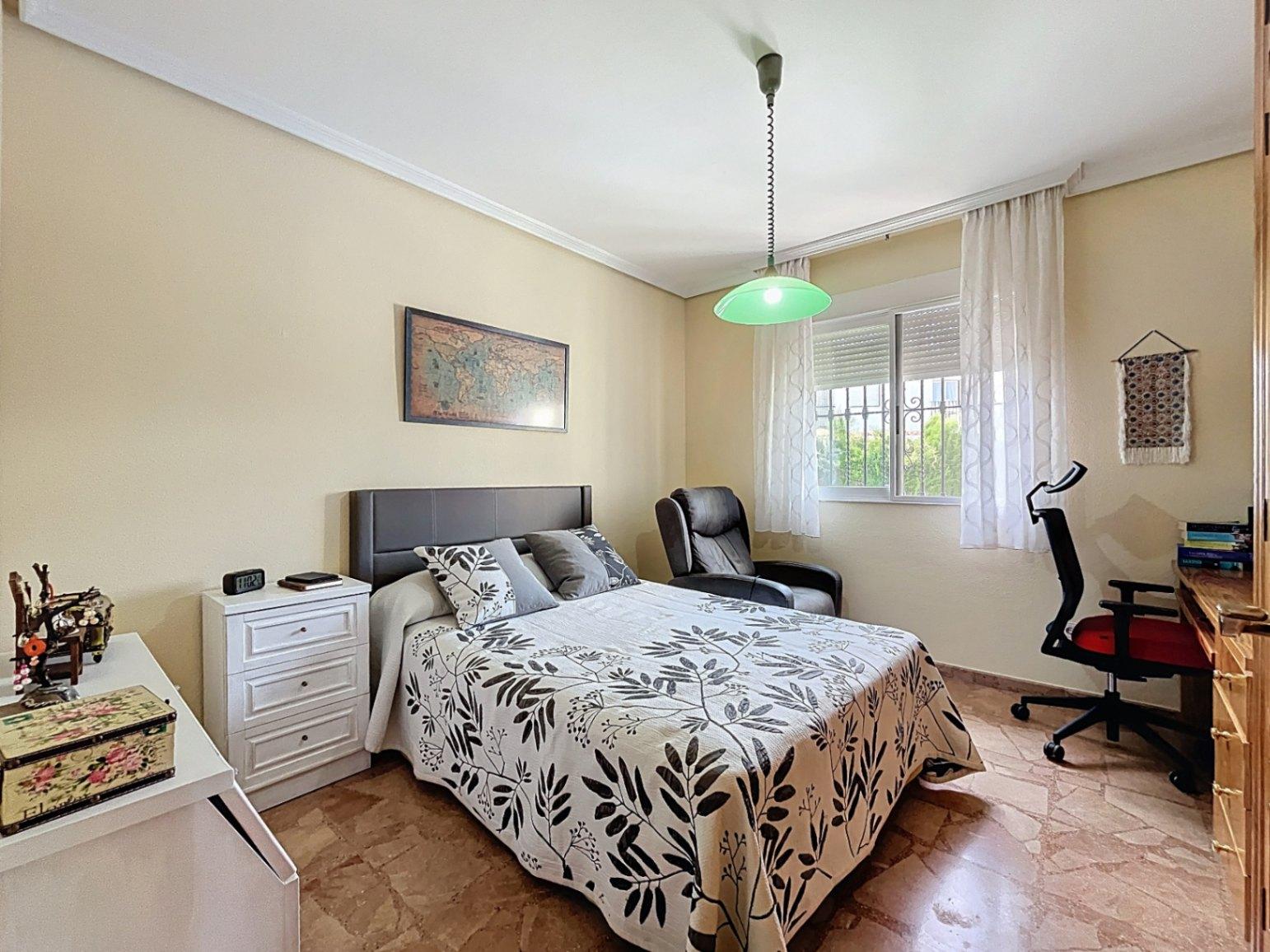 1395NS - Classic villa with independent guest floor in Albir