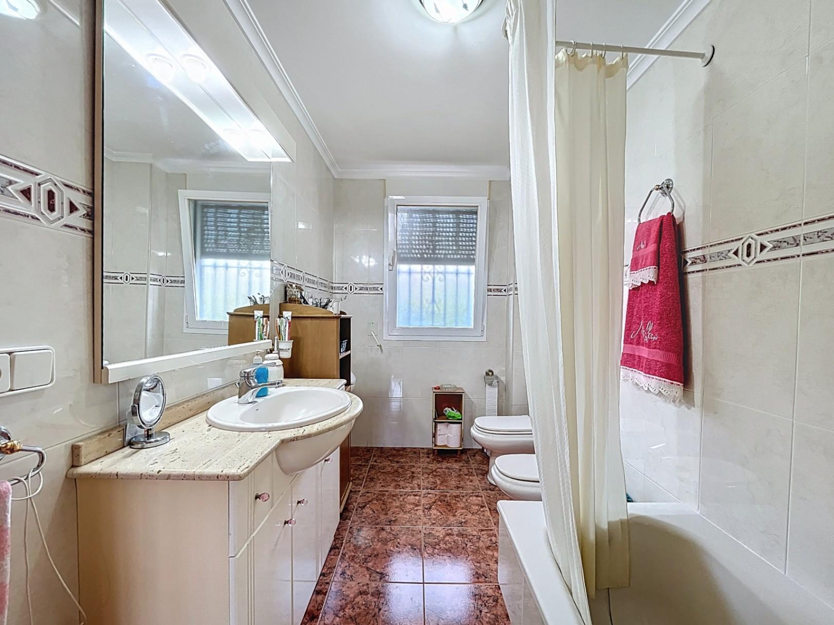 1395NS - Classic villa with independent guest floor in Albir