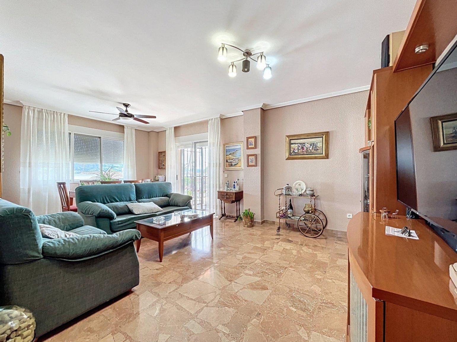 1395NS - Classic villa with independent guest floor in Albir