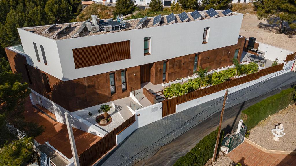 1399DA - Zeitgenössische Luxusvilla mit Panoramablick auf das Meer und die Berge in Benidorm