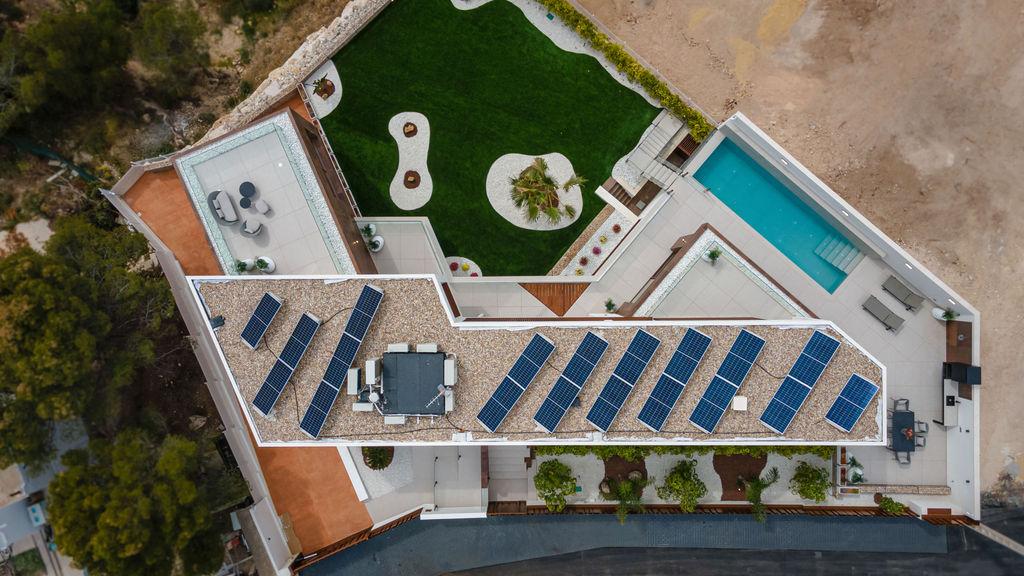 1399DA - Zeitgenössische Luxusvilla mit Panoramablick auf das Meer und die Berge in Benidorm