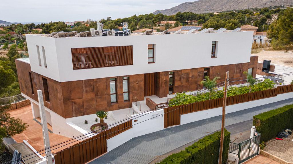 1399DA - Zeitgenössische Luxusvilla mit Panoramablick auf das Meer und die Berge in Benidorm