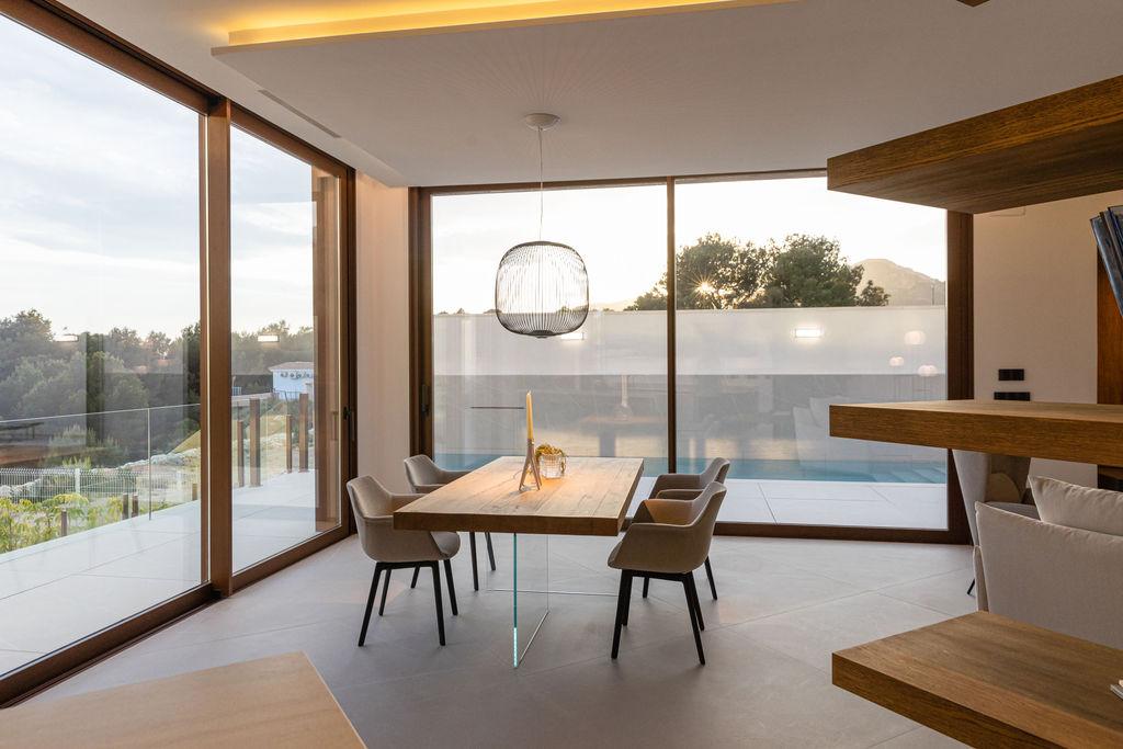 1399DA - Zeitgenössische Luxusvilla mit Panoramablick auf das Meer und die Berge in Benidorm